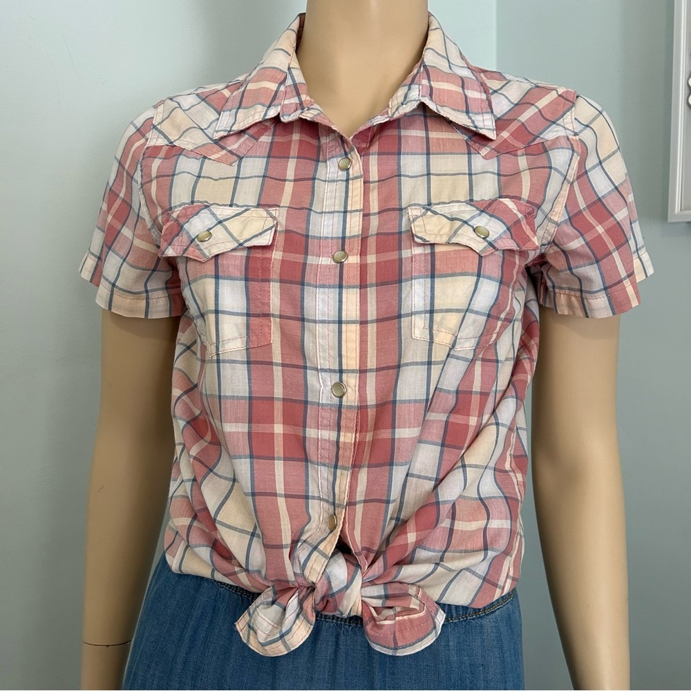 Wrangler Wrancher women’s small short sleeve plaid pearl button down shirt
